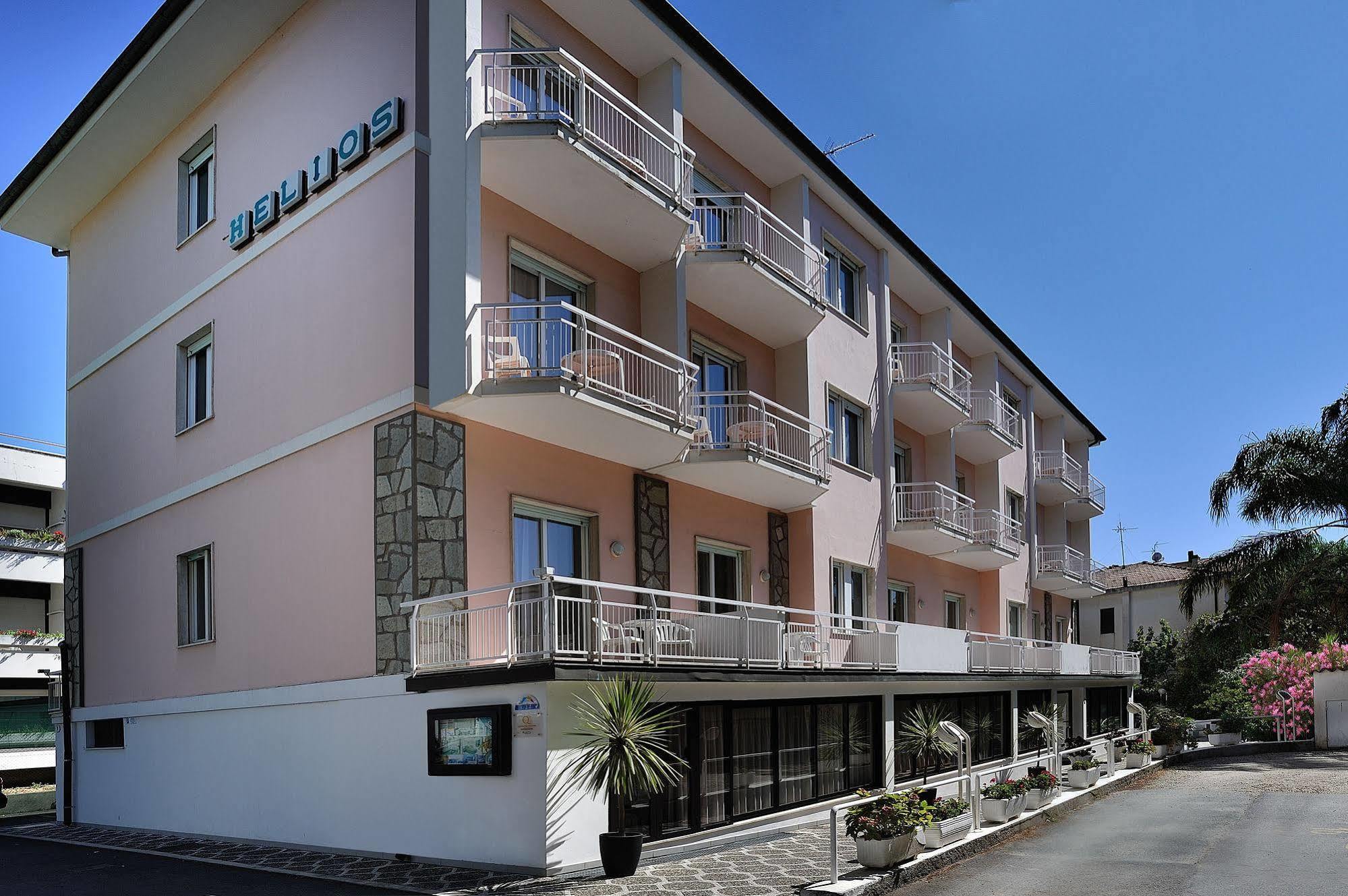 Hotel Helios Diano Marina Exterior photo